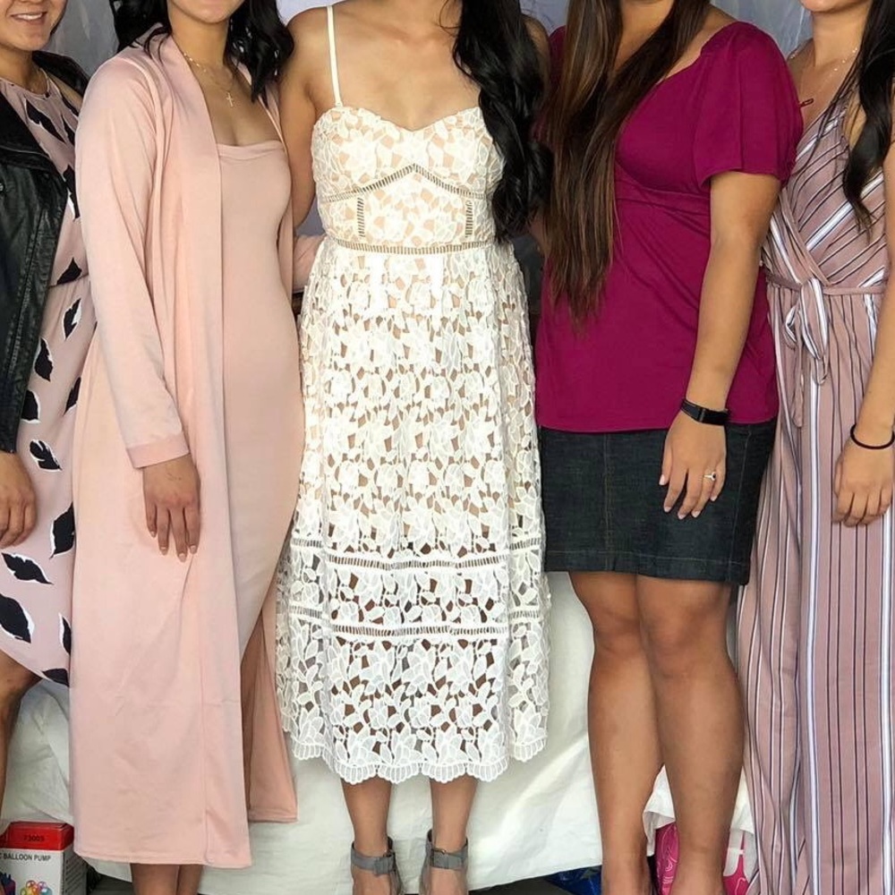 White Lace Lulu’s Dress